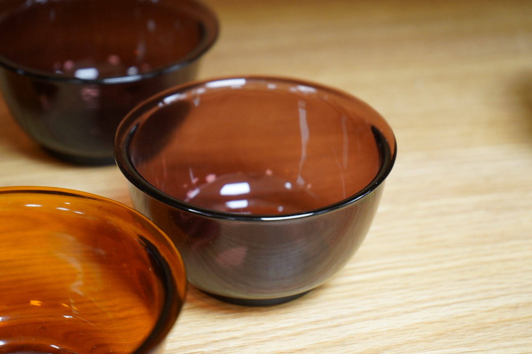 Two pairs of Chinese 'Peking' glass bowls, largest 11cm diameter